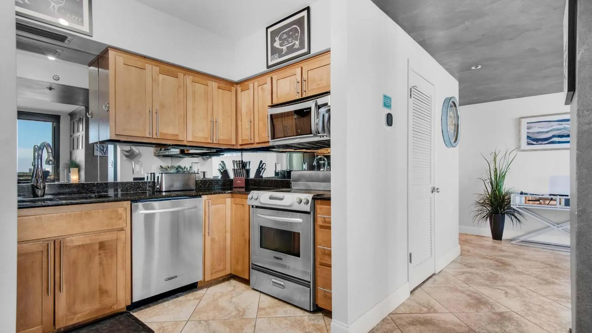 Enclave 701B- Paradiso Del Regno Destin